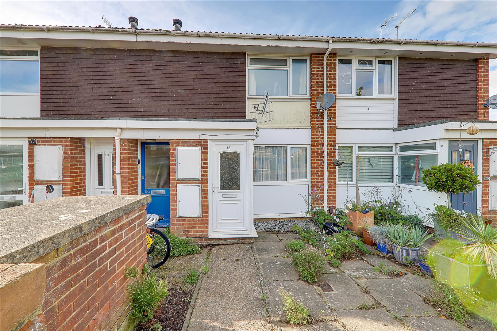 Flat - Garden | Toronto Close, Worthing, BN13 | To Let